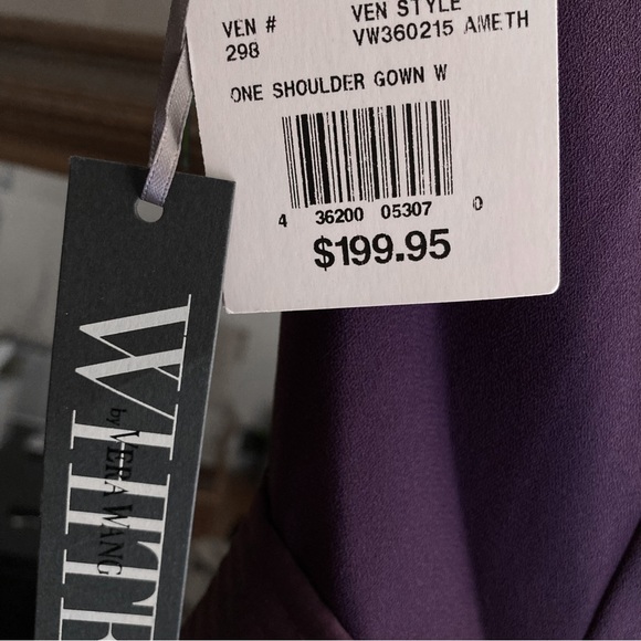 NWT vera wang gown - Picture 6 of 6